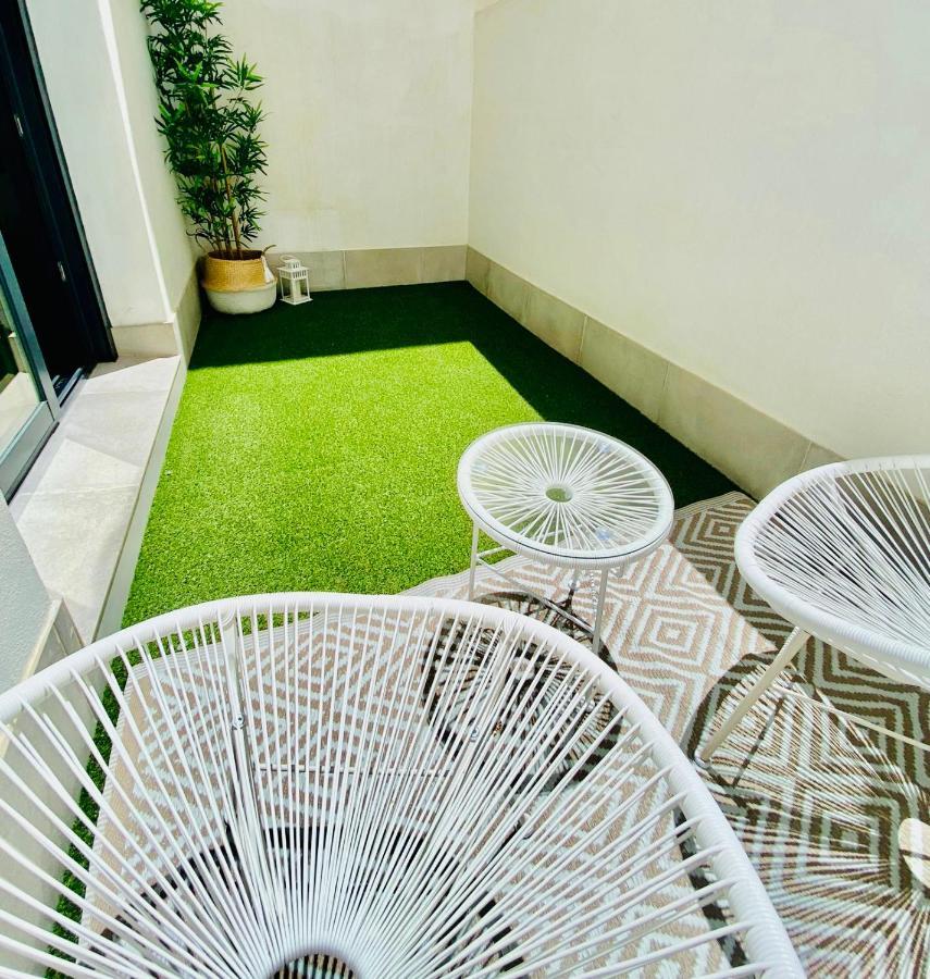 Bonito Apartamento De 2 Habitaciones Con Terraza Malaga Exterior photo