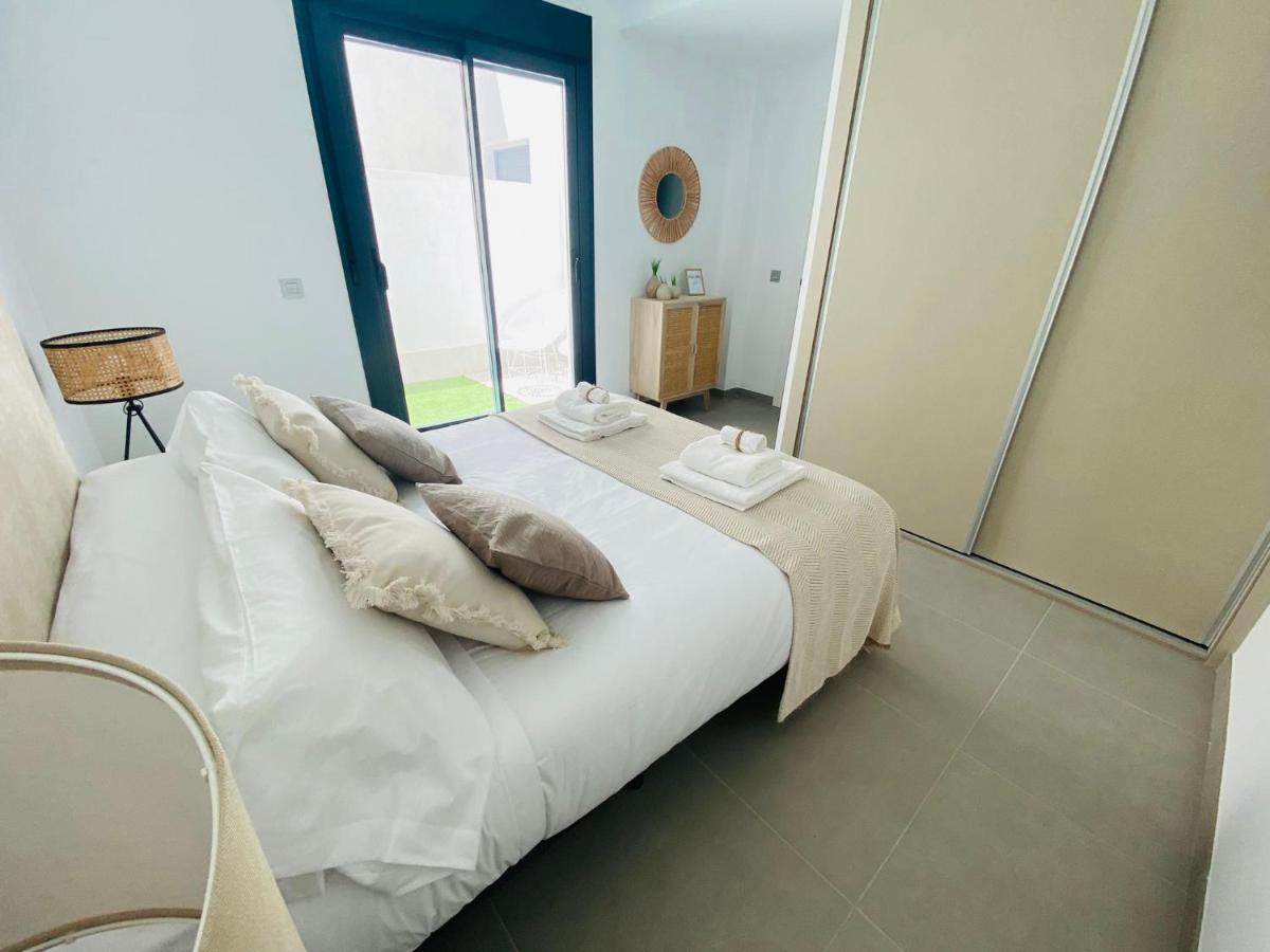Bonito Apartamento De 2 Habitaciones Con Terraza Malaga Exterior photo