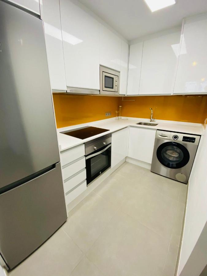 Bonito Apartamento De 2 Habitaciones Con Terraza Malaga Exterior photo