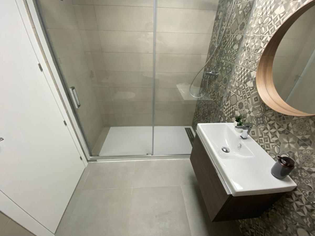 Bonito Apartamento De 2 Habitaciones Con Terraza Malaga Exterior photo